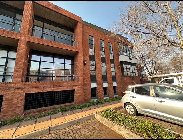 155.30M² OFFICE TO LET IN ECO PARK ESTATE